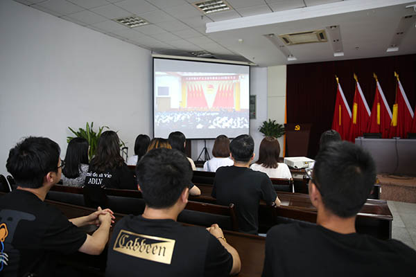 5月10日，萬州港第四聯(lián)合團(tuán)支部組織團(tuán)員青年集中觀看慶祝中國共產(chǎn)主義青年團(tuán)成立100周年大會直播.JPG